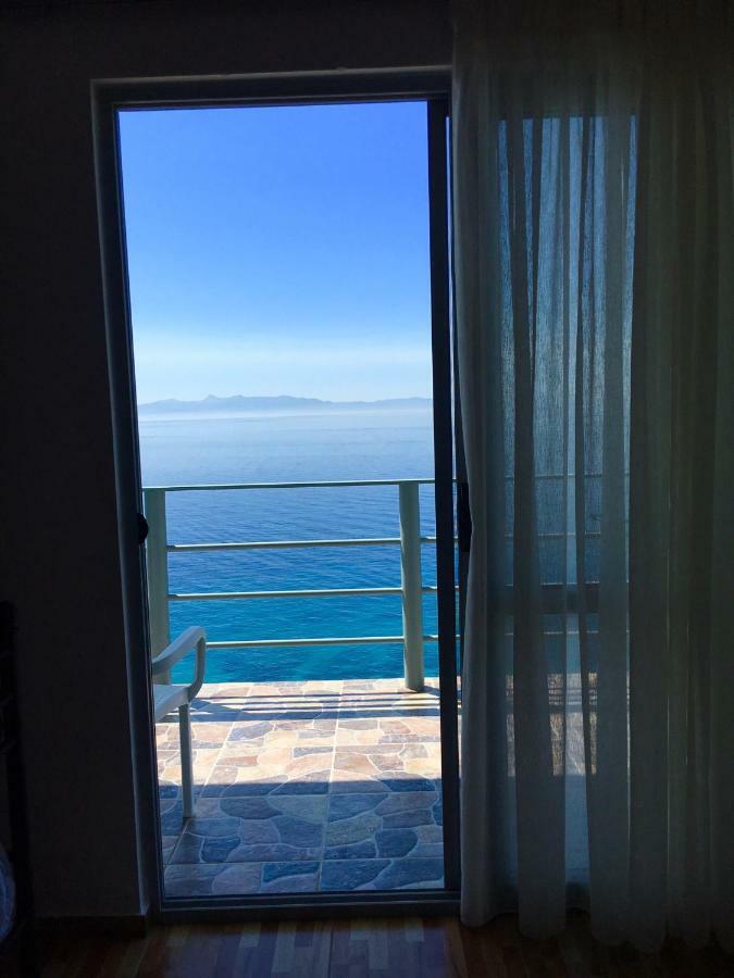 Hotel Ria Mare à Qeparo Extérieur photo
